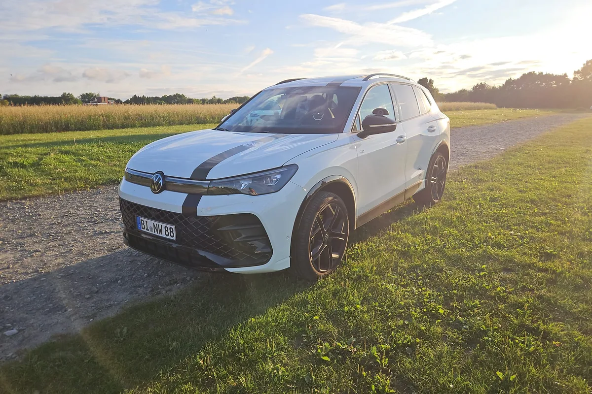 VW Tiguan (Automatik) der Fahrschule Norbert Witte, Kennzeichen BI-NW 88