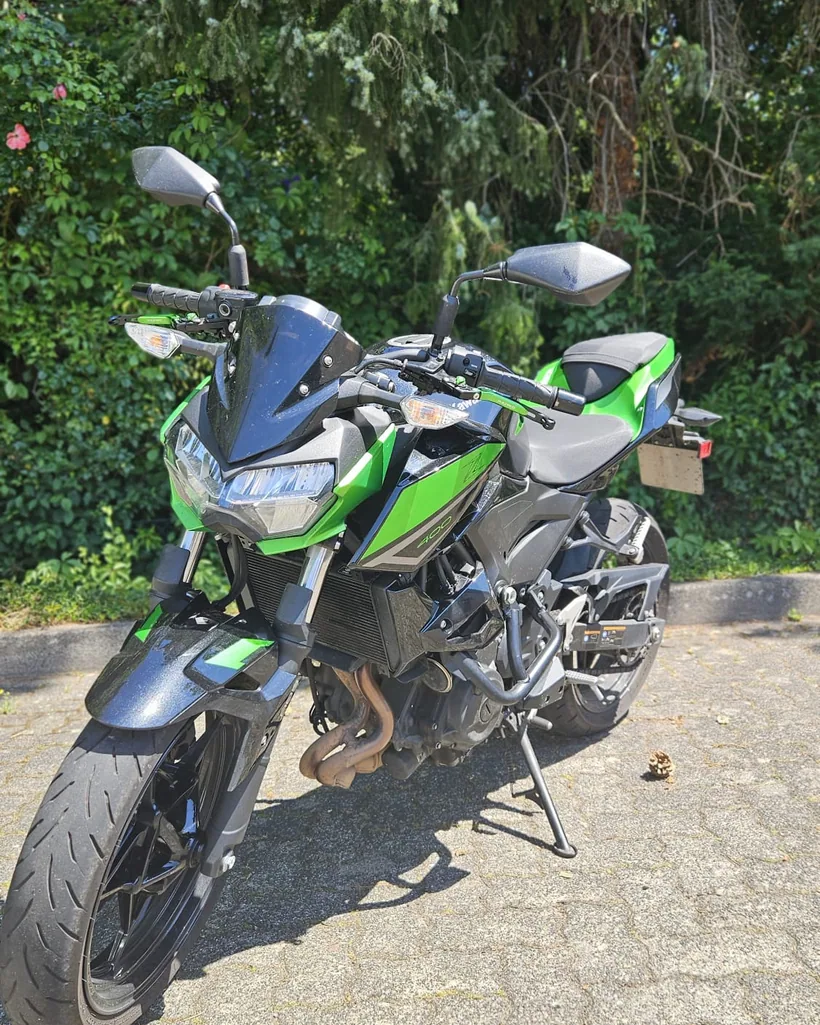 Ausbildungsmotorrad Kawasaki Z400 der Fahrschule Norbert Witte für die Klasse A2