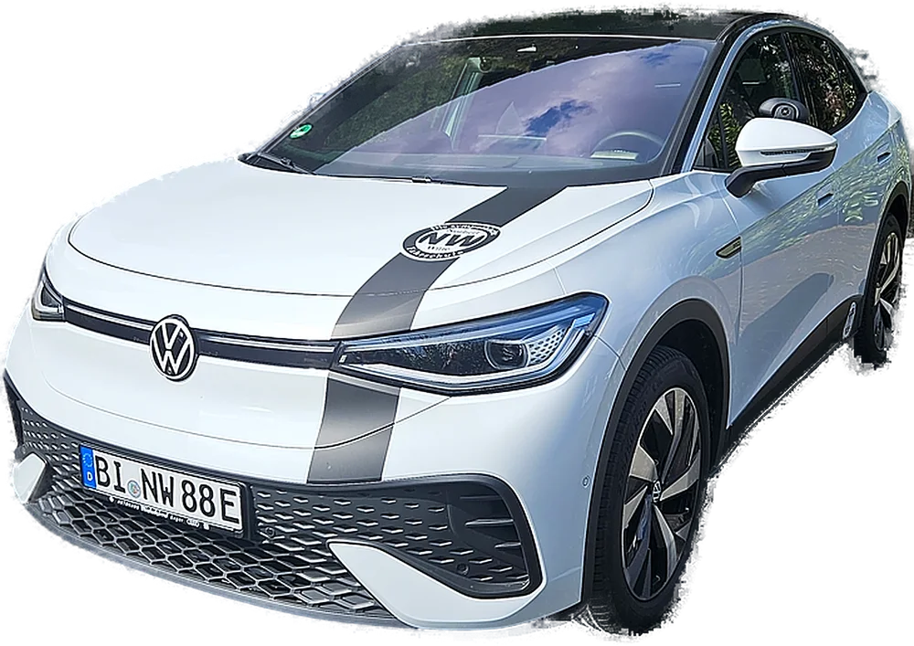 Vollelektrischer VW ID.5 der Fahrschule Norbert Witte, Kennzeichen BI-NW 88E